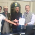 चौपाल के जखोली में विकास की मुहिम तेज: युवाओं ने अधिकारियों से मिलकर उठाए जनहित के बड़े मुद्दे।